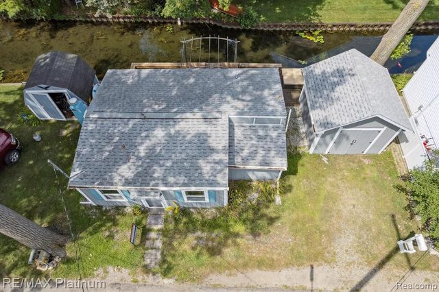 11181 W Ferndale Drive, Manitou Beach, MI 49253