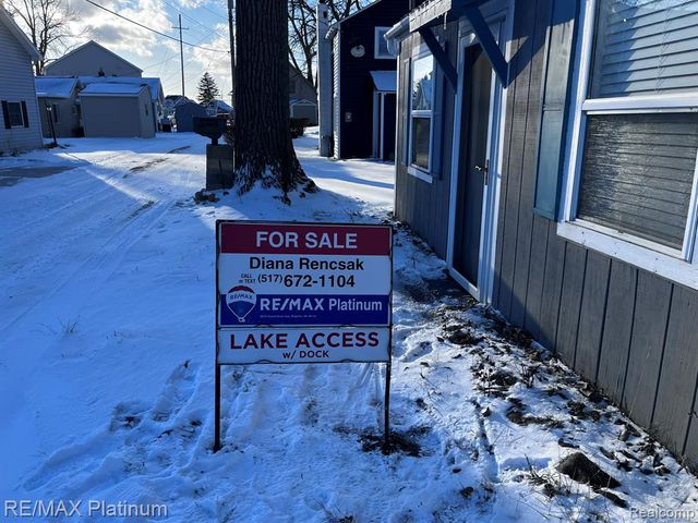 11181 W Ferndale Drive, Manitou Beach, MI 49253