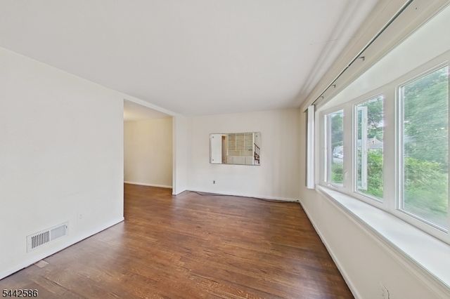 747 Brookside Rd, Rahway City, NJ 07065
