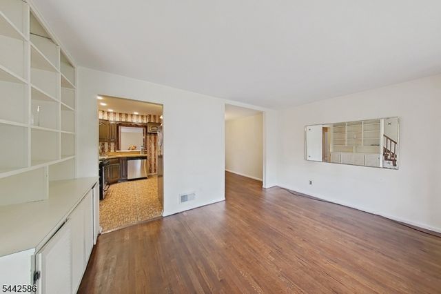 747 Brookside Rd, Rahway City, NJ 07065