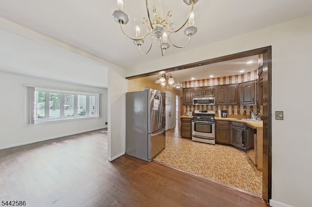 747 Brookside Rd, Rahway City, NJ 07065