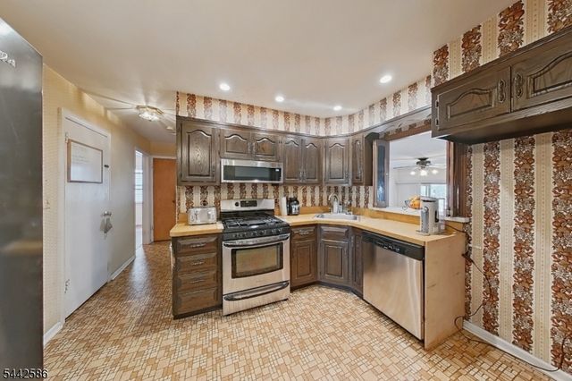 747 Brookside Rd, Rahway City, NJ 07065