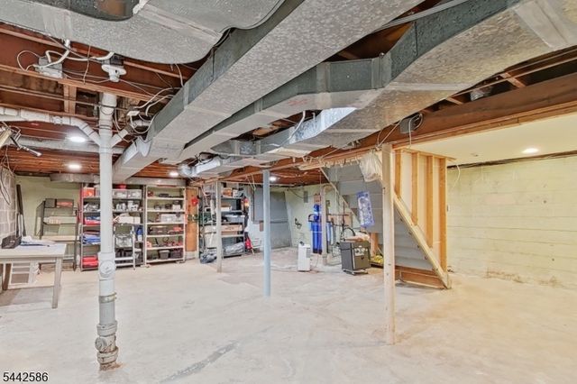 747 Brookside Rd, Rahway City, NJ 07065