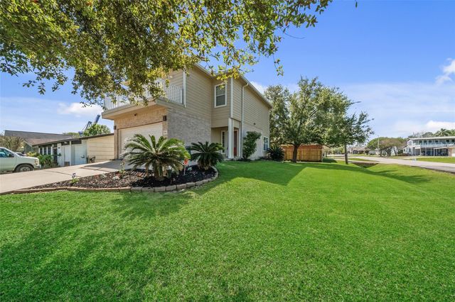 3802 Barracuda Lane, La Porte, TX 77571