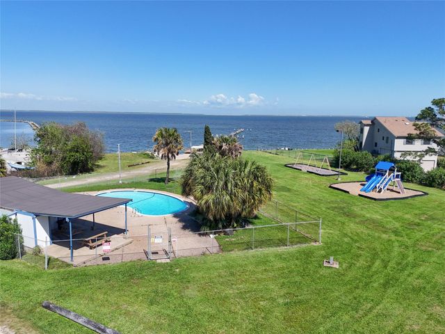 3802 Barracuda Lane, La Porte, TX 77571