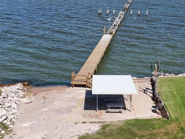 3802 Barracuda Lane, La Porte, TX 77571