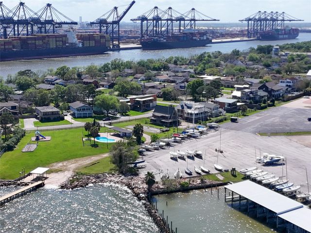 3802 Barracuda Lane, La Porte, TX 77571