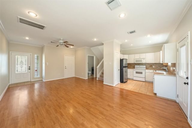 3802 Barracuda Lane, La Porte, TX 77571