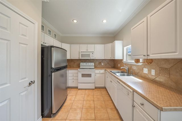 3802 Barracuda Lane, La Porte, TX 77571