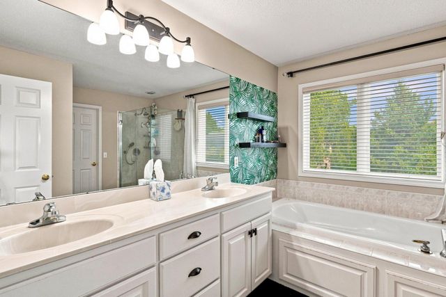 1659 Lakeland Circle, Centerville, MN 55038