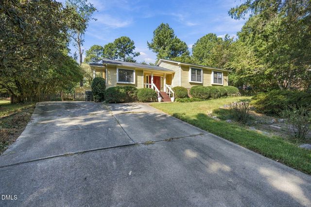 5609 Groomsbridge Court, Raleigh, NC 27612
