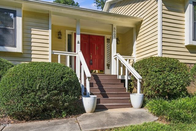 5609 Groomsbridge Court, Raleigh, NC 27612