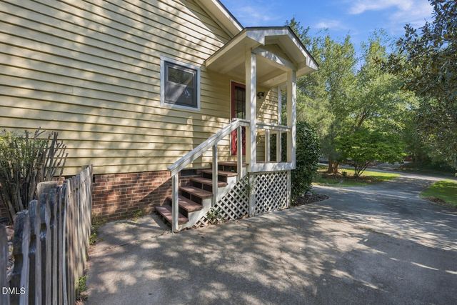 5609 Groomsbridge Court, Raleigh, NC 27612