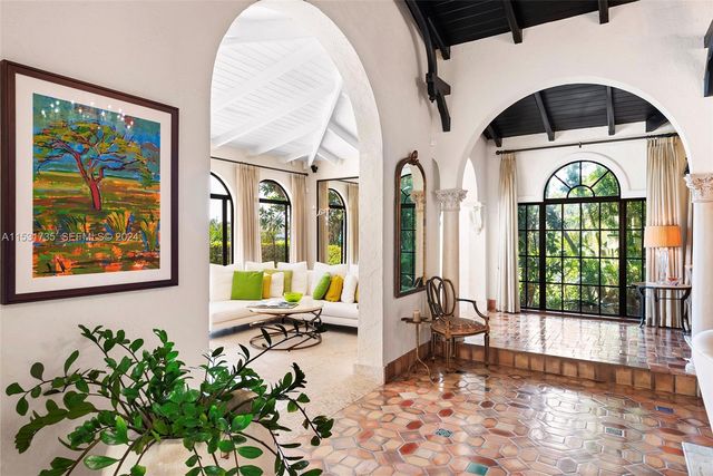 527 E Dilido Drive, Miami Beach, FL 33139