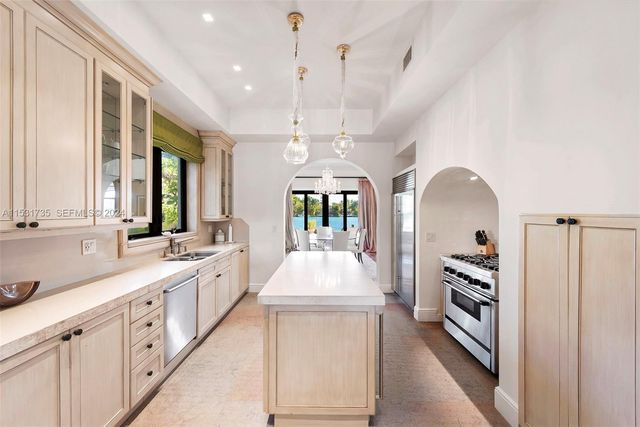 527 E Dilido Drive, Miami Beach, FL 33139