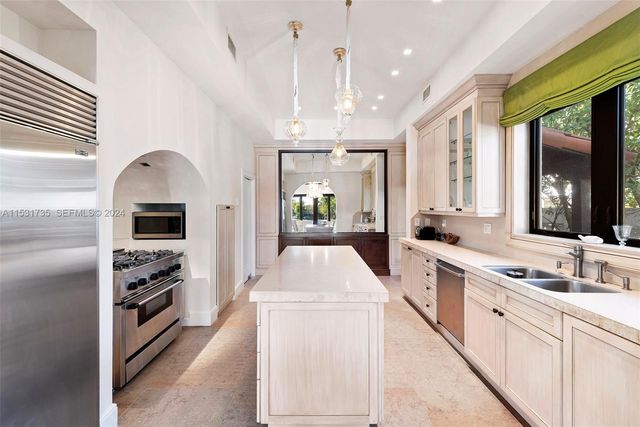 527 E Dilido Drive, Miami Beach, FL 33139