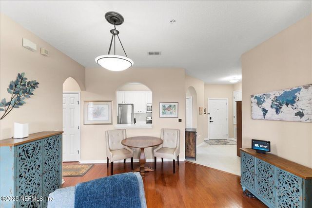 7801 POINT MEADOWS Drive 8404, Jacksonville, FL 32256