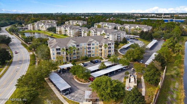 7801 POINT MEADOWS Drive 8404, Jacksonville, FL 32256