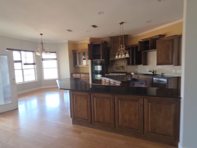 300 Quincy Lane, Weatherford, TX 76087