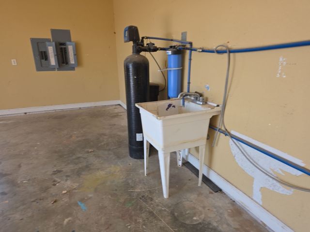 300 Quincy Lane, Weatherford, TX 76087