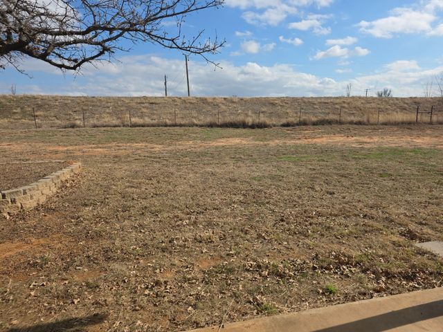 300 Quincy Lane, Weatherford, TX 76087