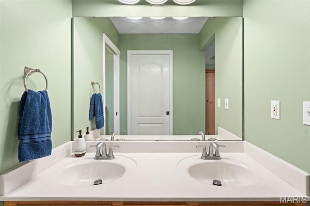 1926 Meriwether Drive, Washington, MO 63090