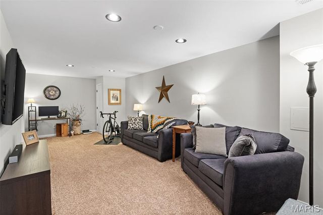 1926 Meriwether Drive, Washington, MO 63090