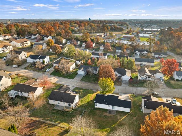 1926 Meriwether Drive, Washington, MO 63090