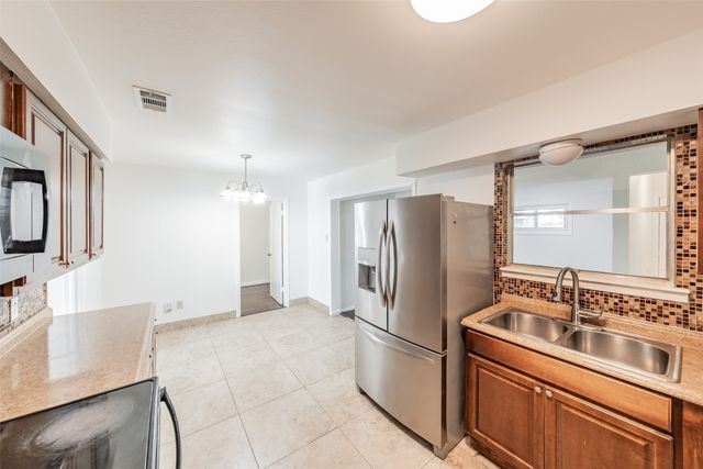 2638 Crestbrook Lane, Grand Prairie, TX 75052