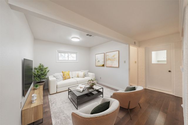 2638 Crestbrook Lane, Grand Prairie, TX 75052