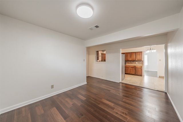 2638 Crestbrook Lane, Grand Prairie, TX 75052