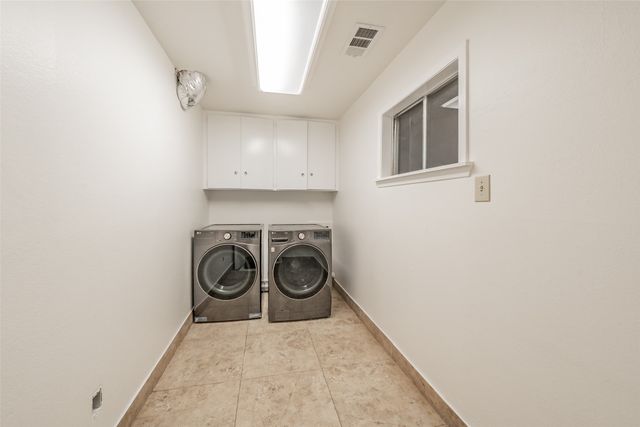 2638 Crestbrook Lane, Grand Prairie, TX 75052