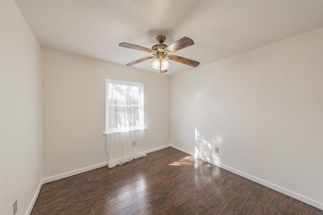 2638 Crestbrook Lane, Grand Prairie, TX 75052