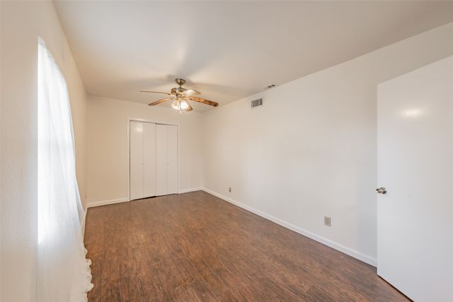 2638 Crestbrook Lane, Grand Prairie, TX 75052