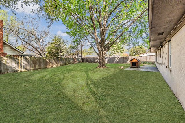 2638 Crestbrook Lane, Grand Prairie, TX 75052