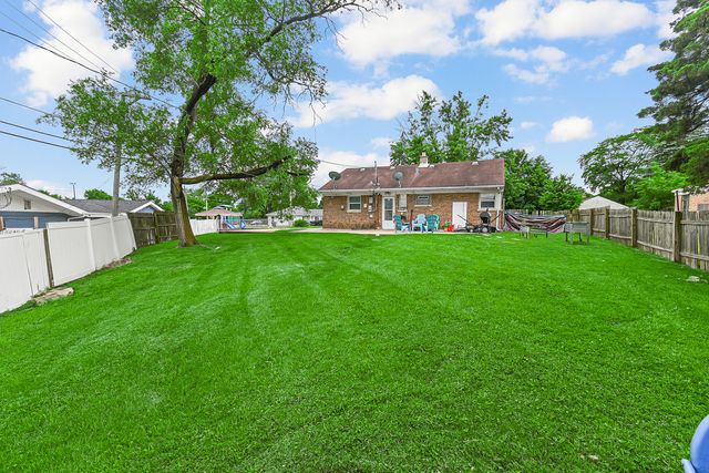 17561 Sycamore Drive, Homewood, IL 60430