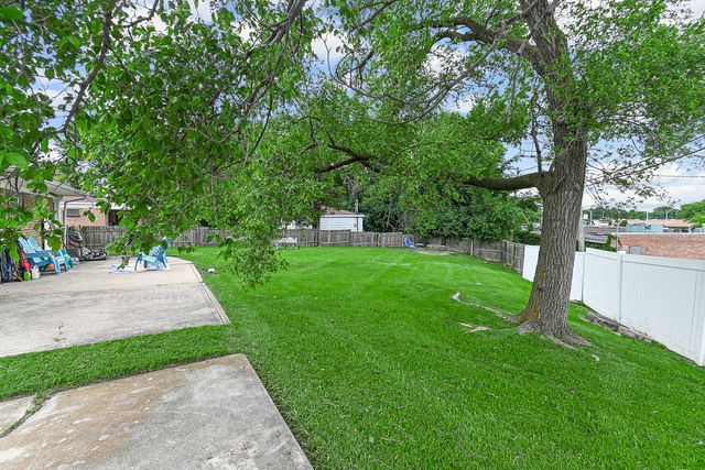 17561 Sycamore Drive, Homewood, IL 60430