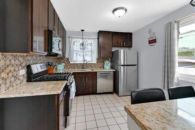 17561 Sycamore Drive, Homewood, IL 60430