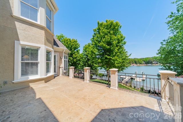 106 Hadley Harbor Court, Mooresville, NC 28117