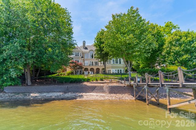106 Hadley Harbor Court, Mooresville, NC 28117