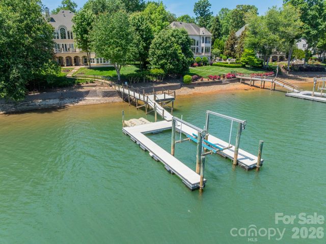 106 Hadley Harbor Court, Mooresville, NC 28117