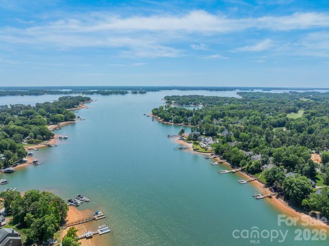 106 Hadley Harbor Court, Mooresville, NC 28117
