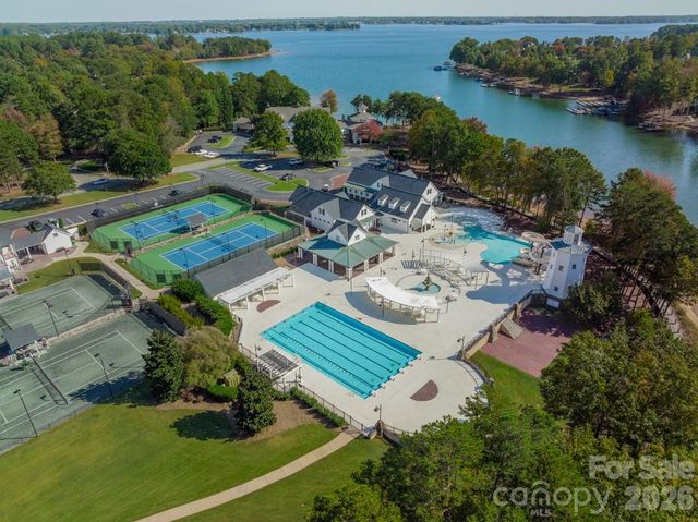 106 Hadley Harbor Court, Mooresville, NC 28117