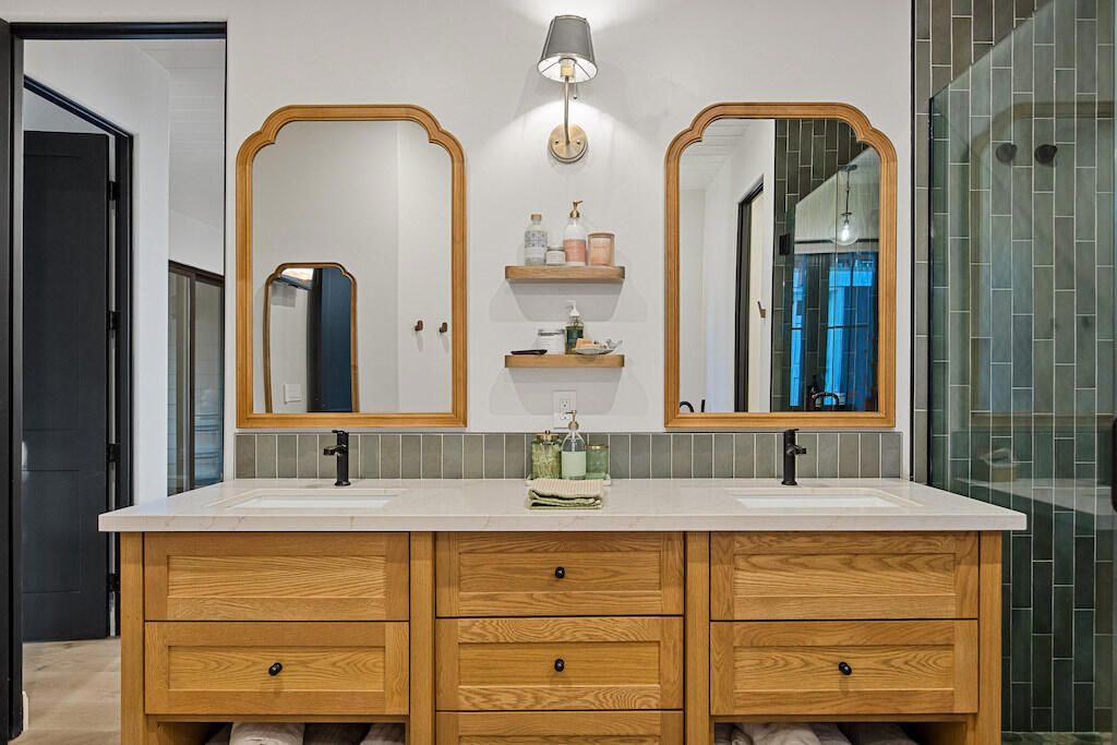 Image 11 of property listing at 43595 Ridge Crest Drive, Big Bear, CA 92315