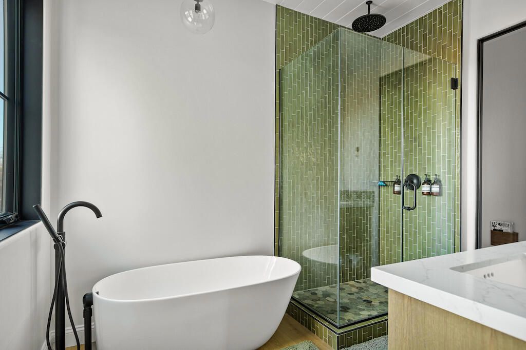 Image 16 of property listing at 43595 Ridge Crest Drive, Big Bear, CA 92315