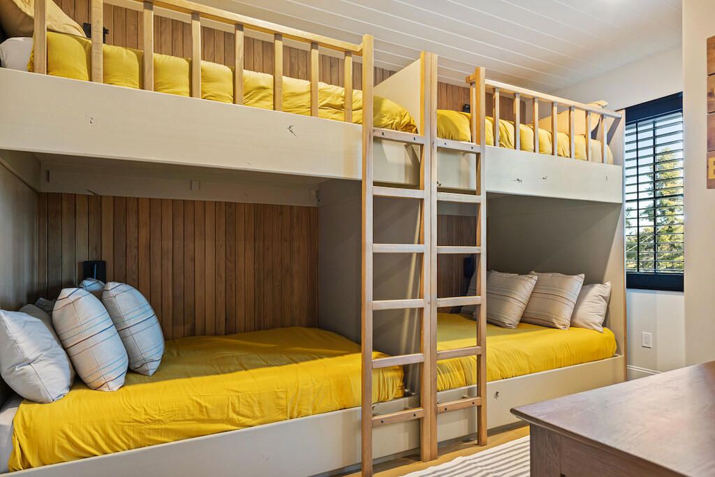 Image 20 of property listing at 43595 Ridge Crest Drive, Big Bear, CA 92315