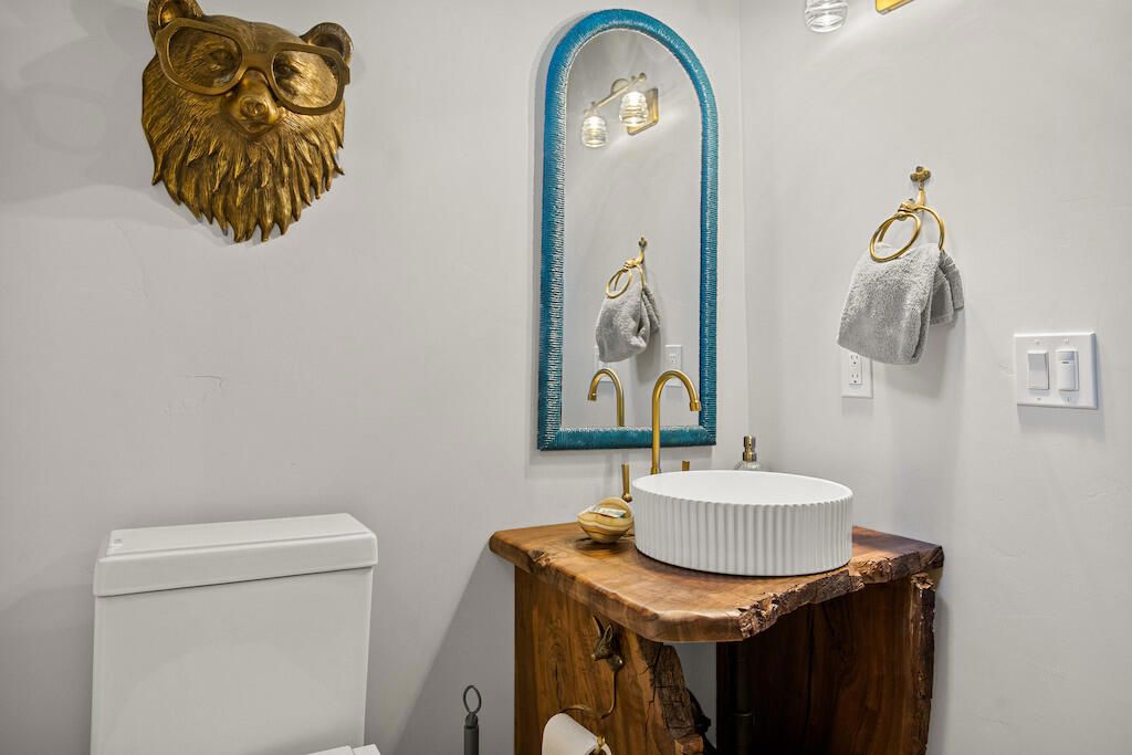 Image 29 of property listing at 43595 Ridge Crest Drive, Big Bear, CA 92315