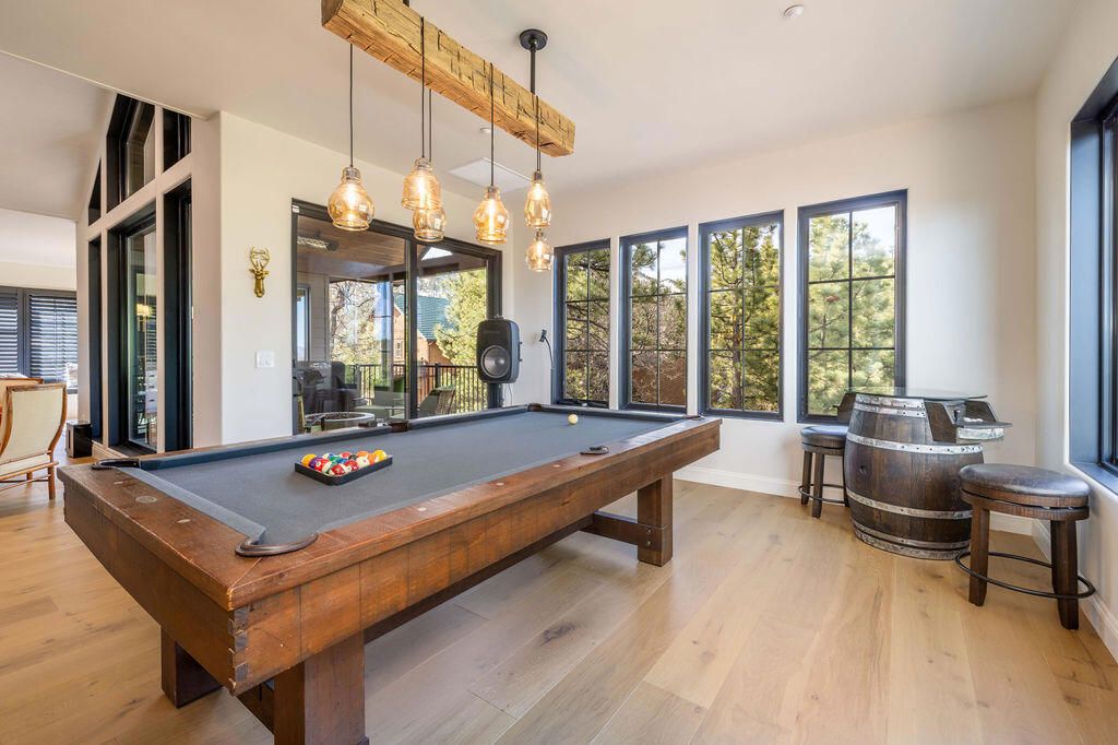 Image 32 of property listing at 43595 Ridge Crest Drive, Big Bear, CA 92315