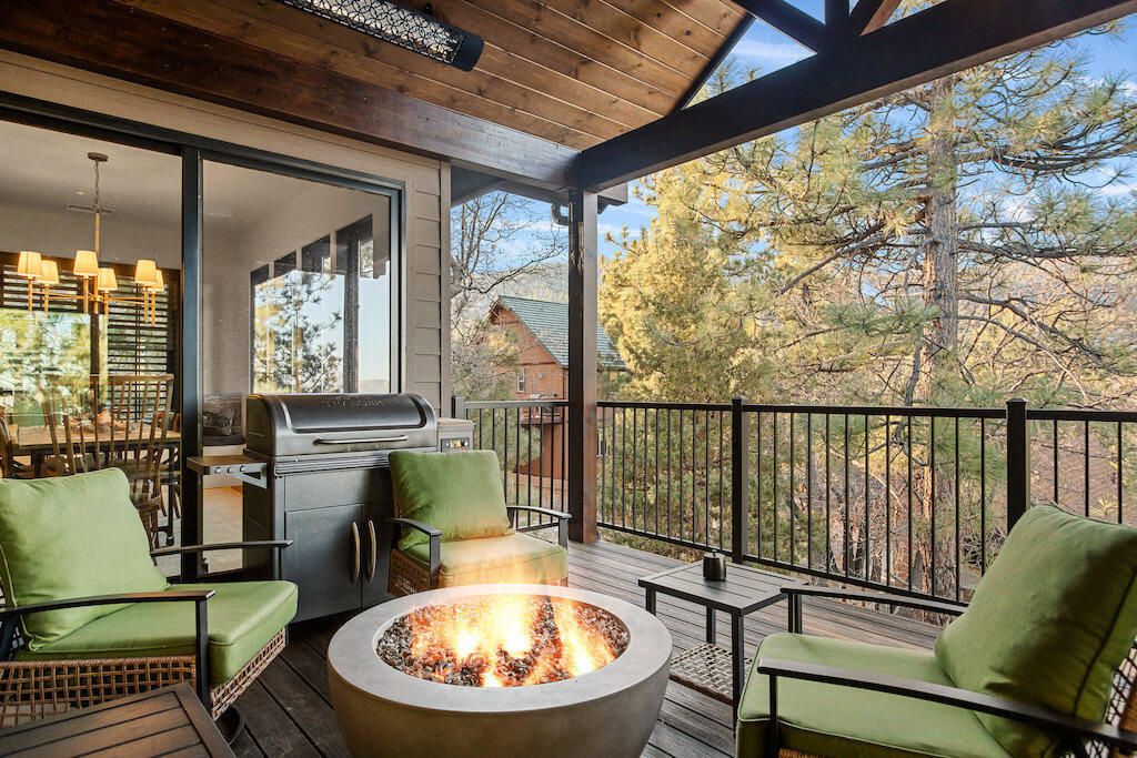 Image 38 of property listing at 43595 Ridge Crest Drive, Big Bear, CA 92315