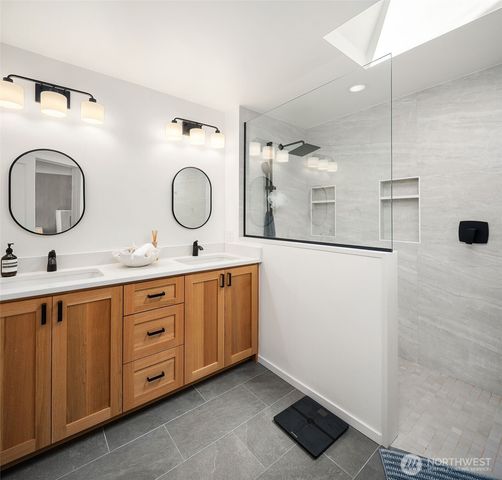 10820 NE 144th Court, Kirkland, WA 98034